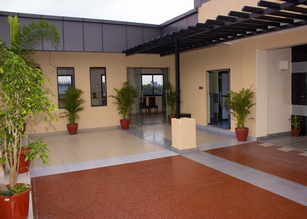 Hotel Silverline Pokhara Ngoại thất bức ảnh
