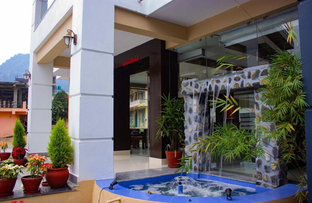 Hotel Silverline Pokhara Ngoại thất bức ảnh