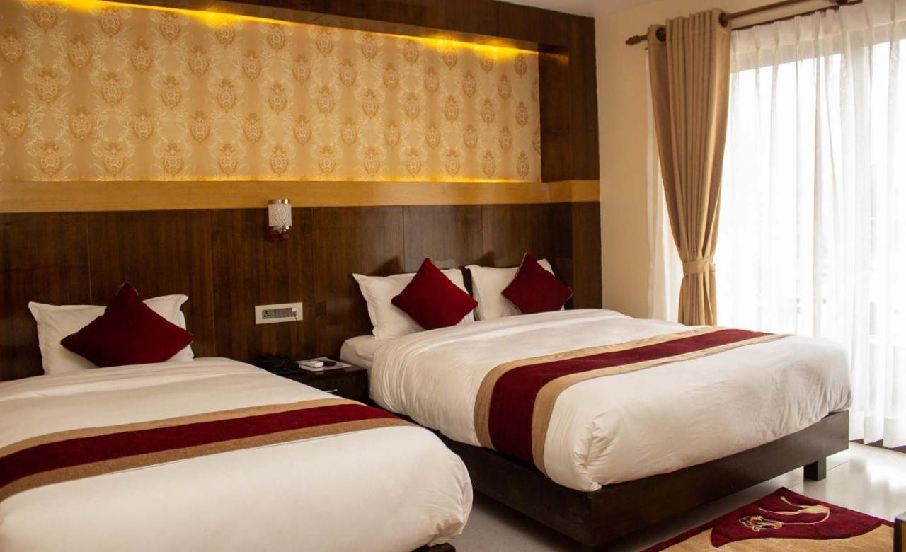 Hotel Silverline Pokhara Ngoại thất bức ảnh