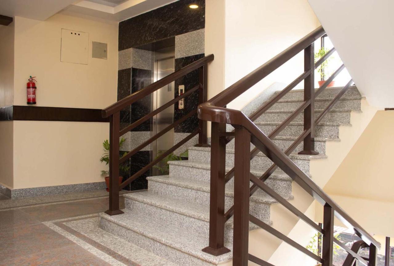 Hotel Silverline Pokhara Ngoại thất bức ảnh