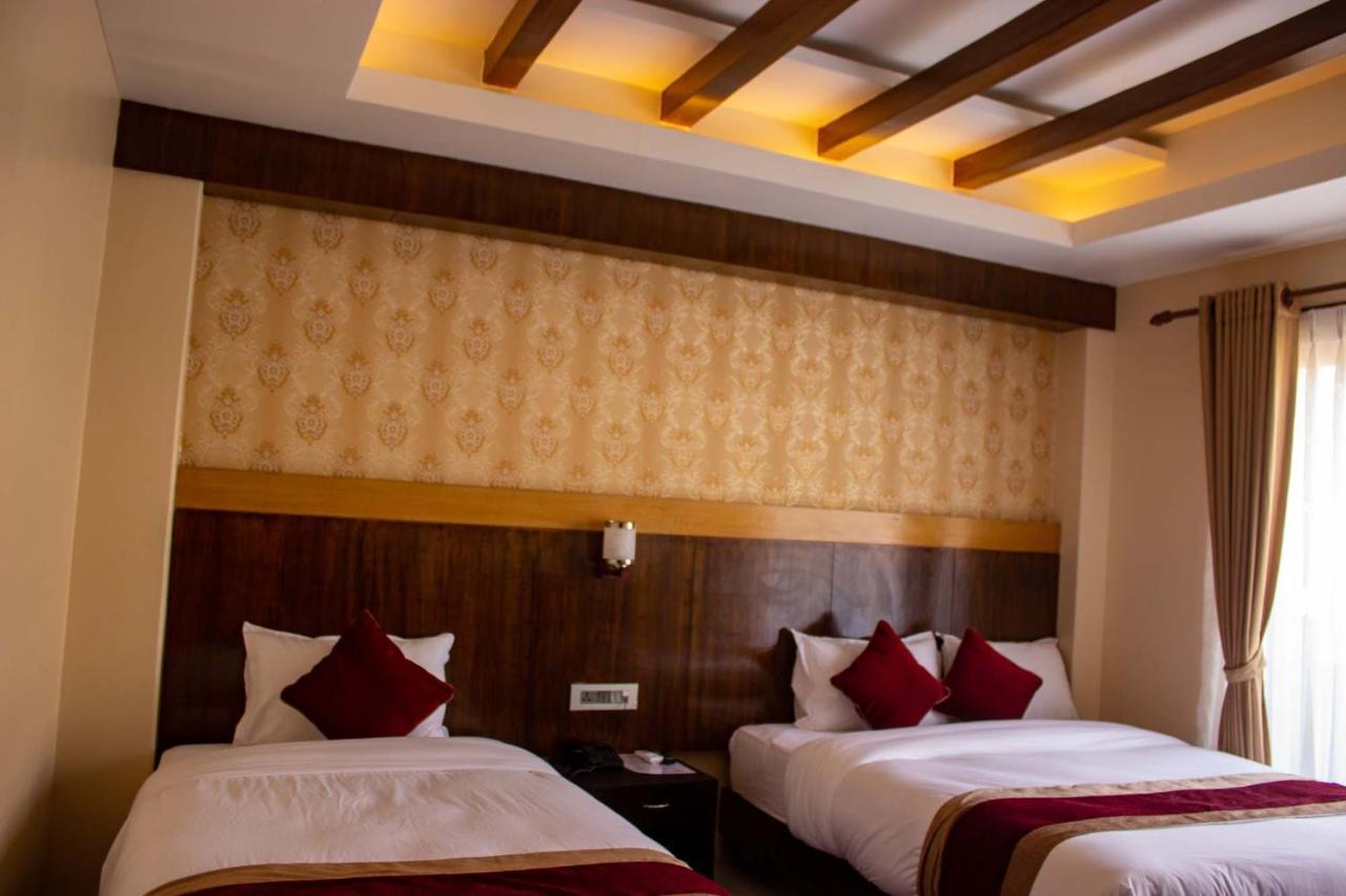Hotel Silverline Pokhara Ngoại thất bức ảnh