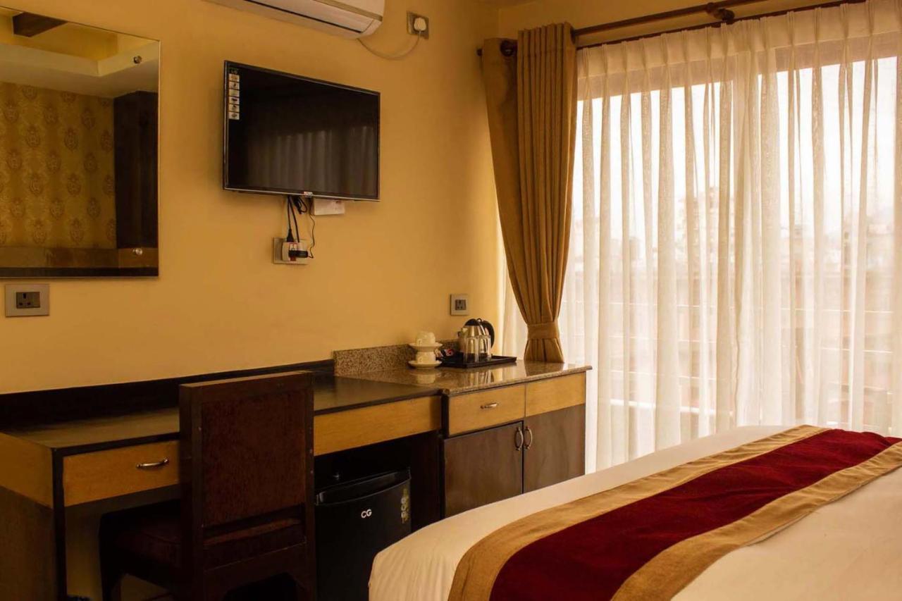 Hotel Silverline Pokhara Ngoại thất bức ảnh